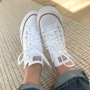 Converse Chuck Taylor All Star Madison Mid Sneaker